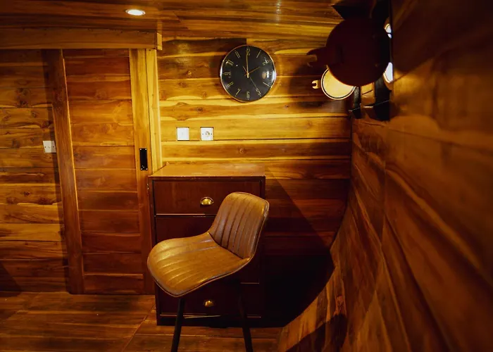 Floating Ship In With Sixteen Beds